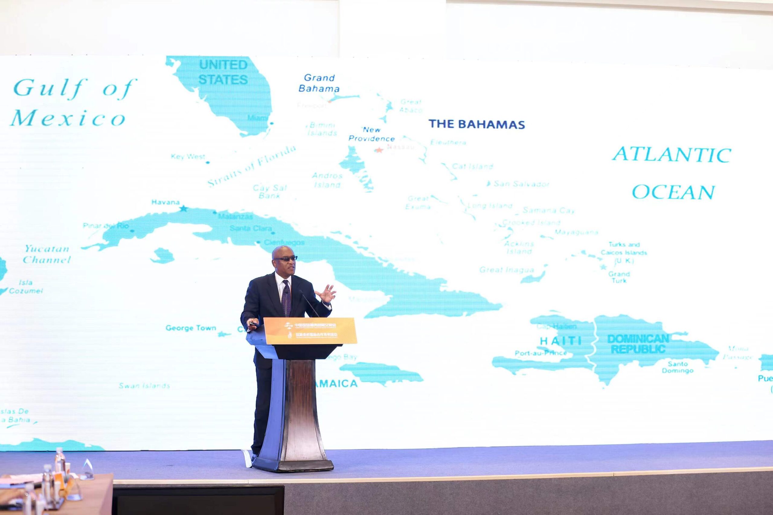 Presentation mapping The Bahamas within the Atlantic world